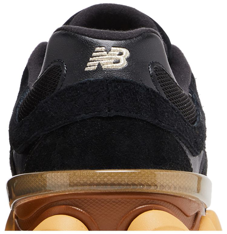 New Balance 9060 Noir Royal Gum