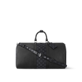 Sac Keepall Bandoulière 50 Louis Vuitton en cuir noir avec bande centrale Monogram
