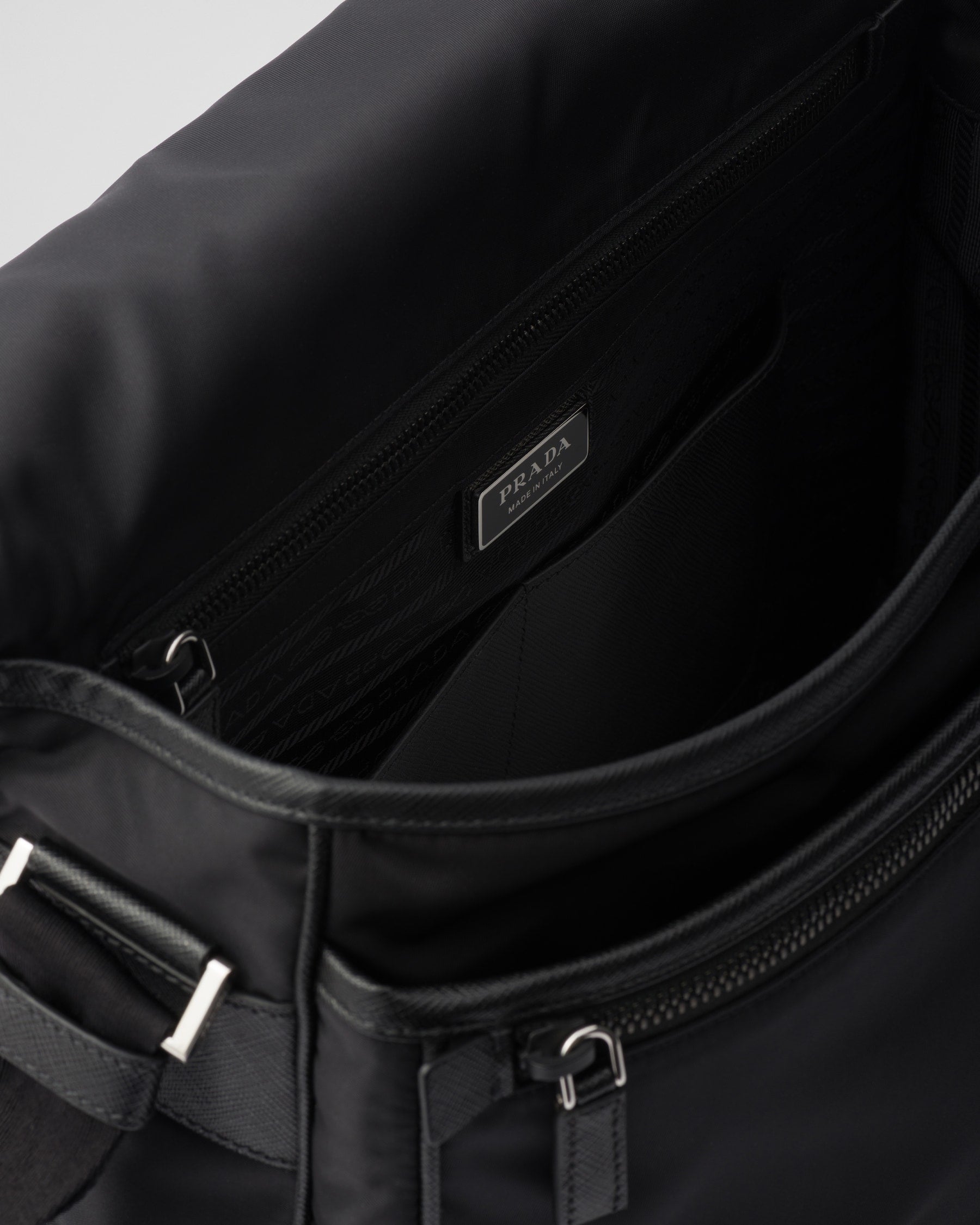 Sac porté épaule en Re-Nylon et cuir Saffiano