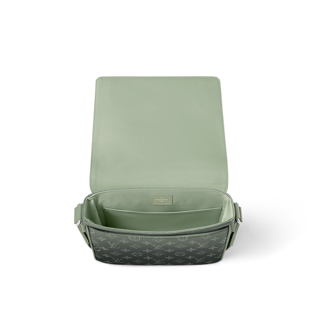 Sac messager Louis Vuitton en toile Monogram Eclipse dégradée vert (vert sauge / kaki)