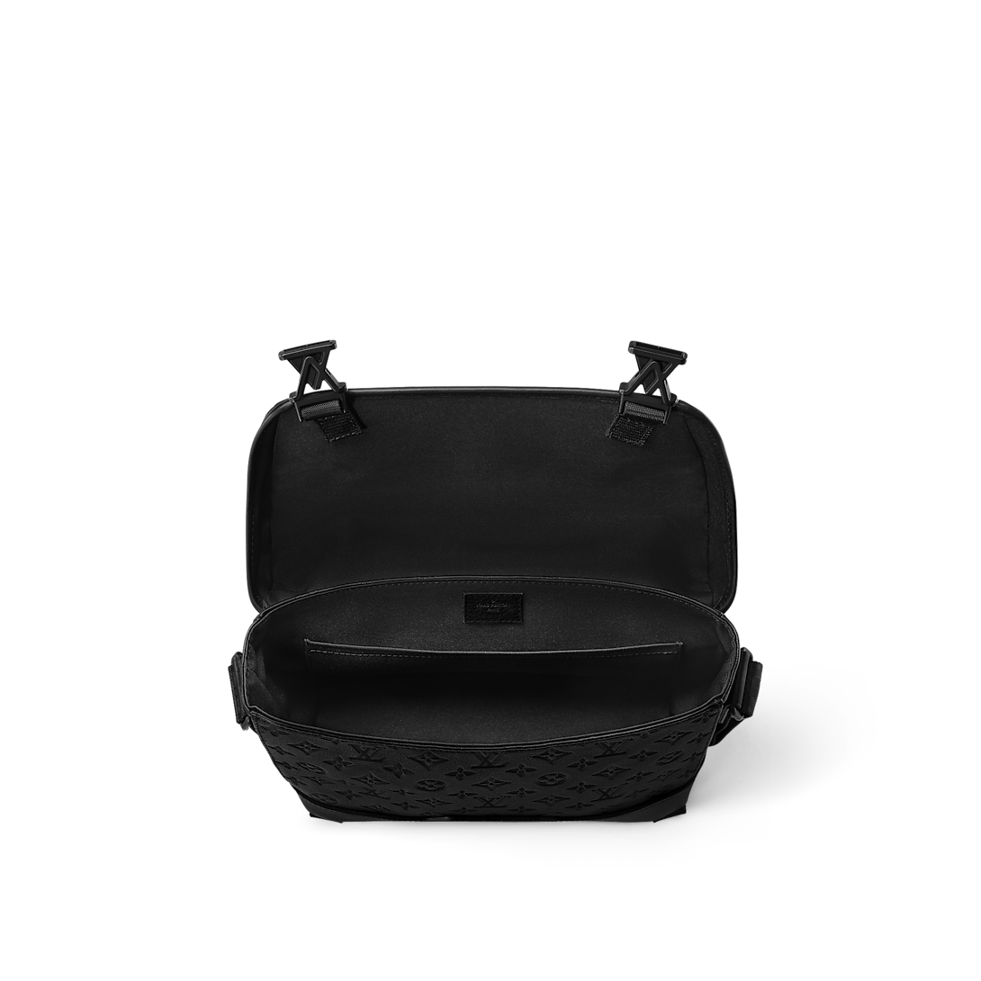 Louis Vuitton Outdoor Messenger – Monogram Empreinte Noir`