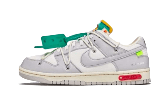 Lot 25 de Nike® x Off-White® Dunk Low