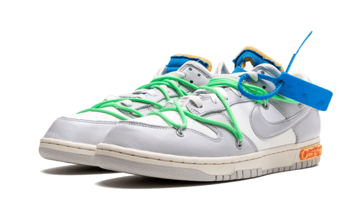 Lot 26 de Nike® x Off-White® Dunk Low