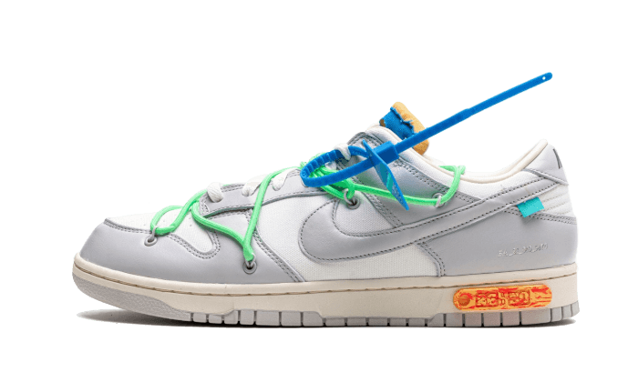Lot 26 de Nike® x Off-White® Dunk Low